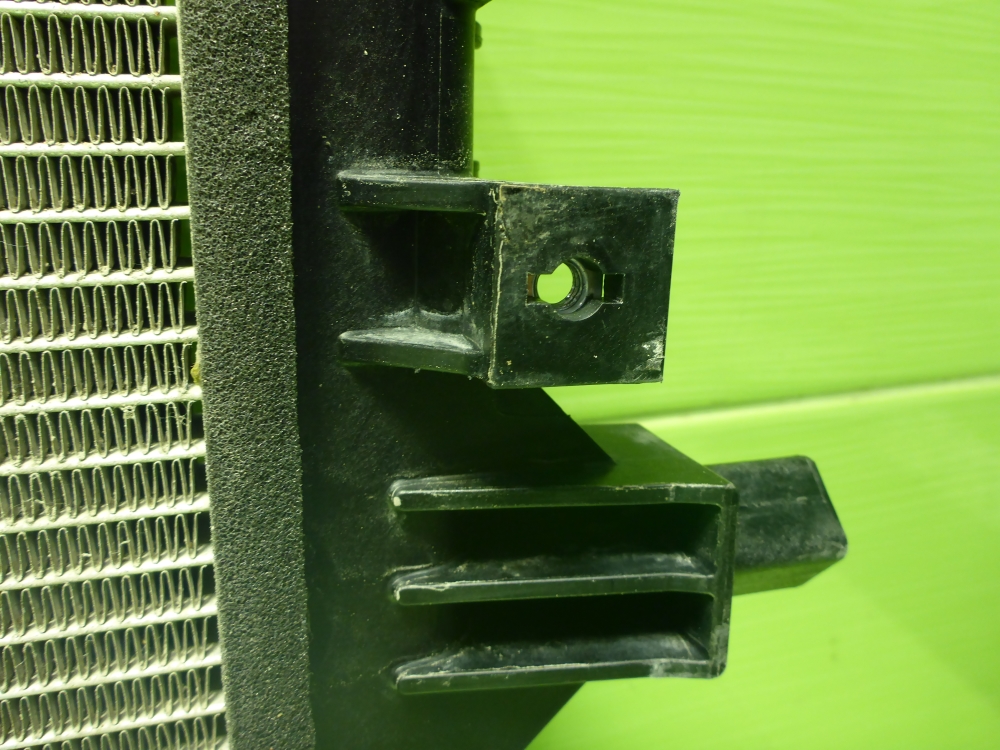 Радиатор охлаждения двигателя основной