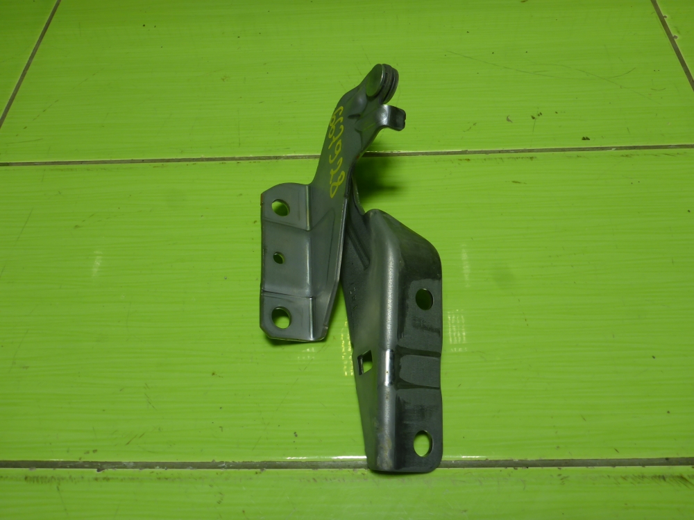 Петля капота правая