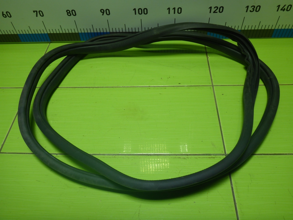 Уплотнитель двери