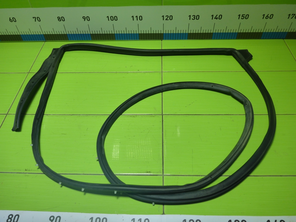 Уплотнитель двери