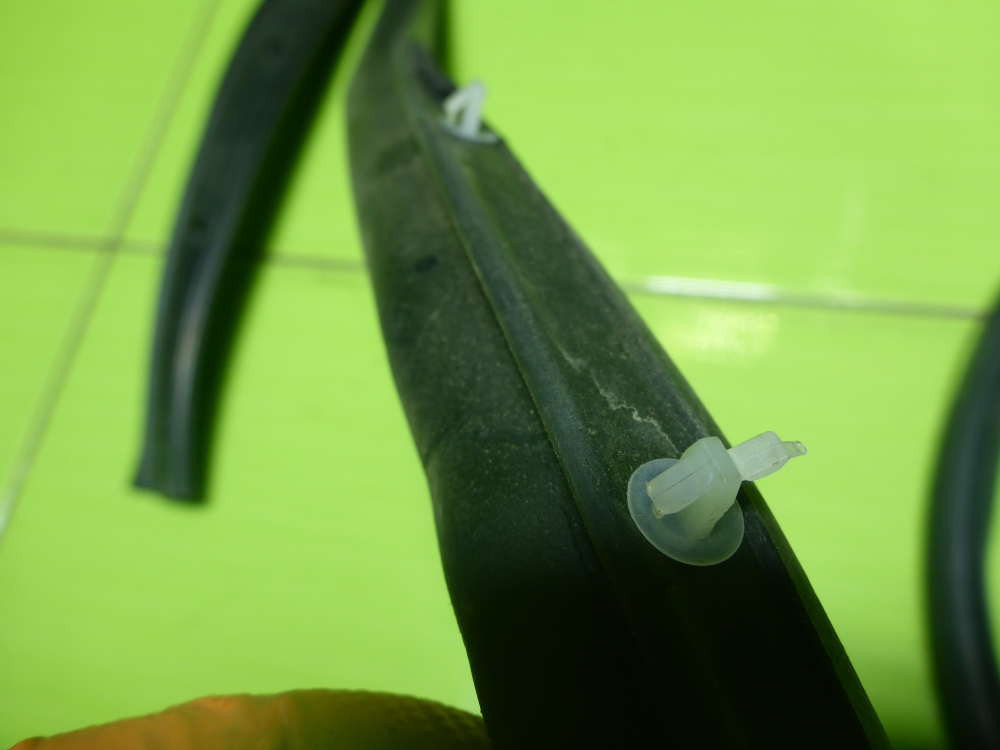 Уплотнитель двери