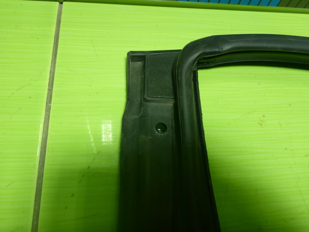 Уплотнитель двери