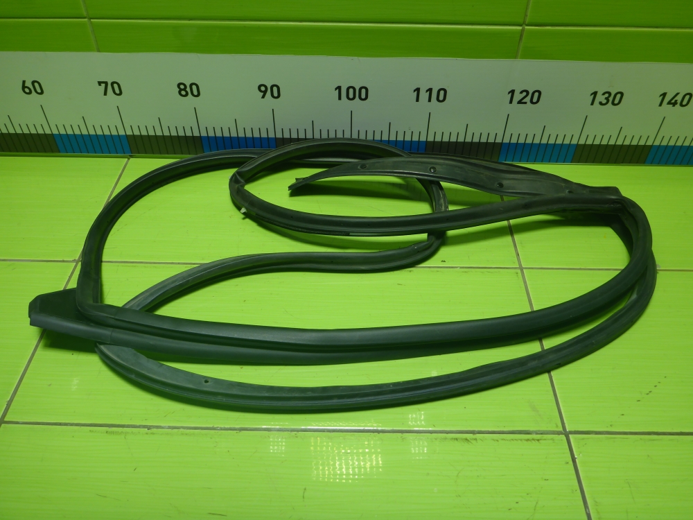 Уплотнитель двери