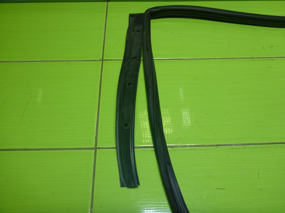 Уплотнитель двери