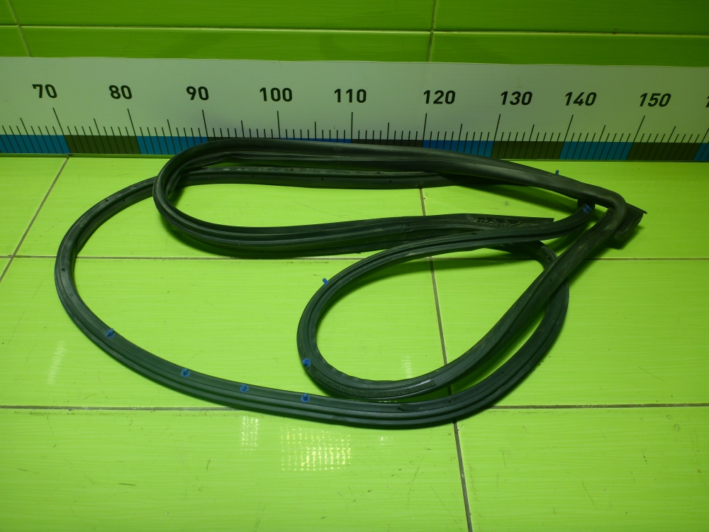 Уплотнитель двери