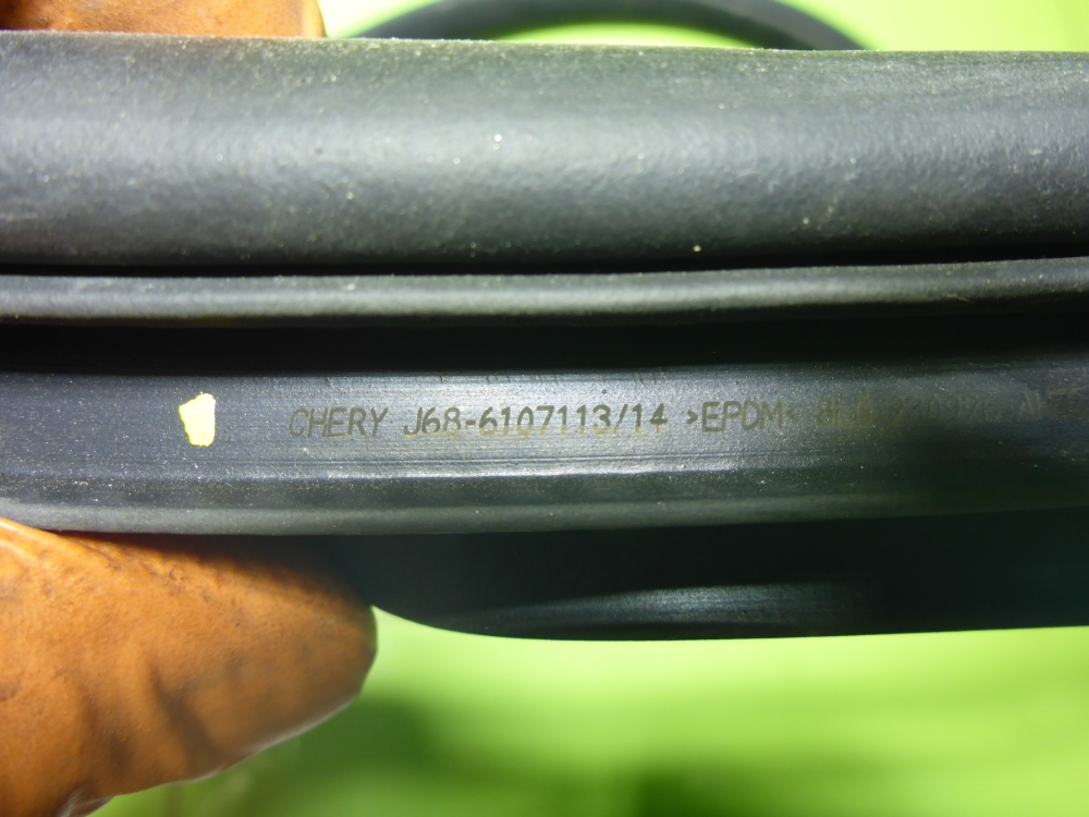 Уплотнитель двери