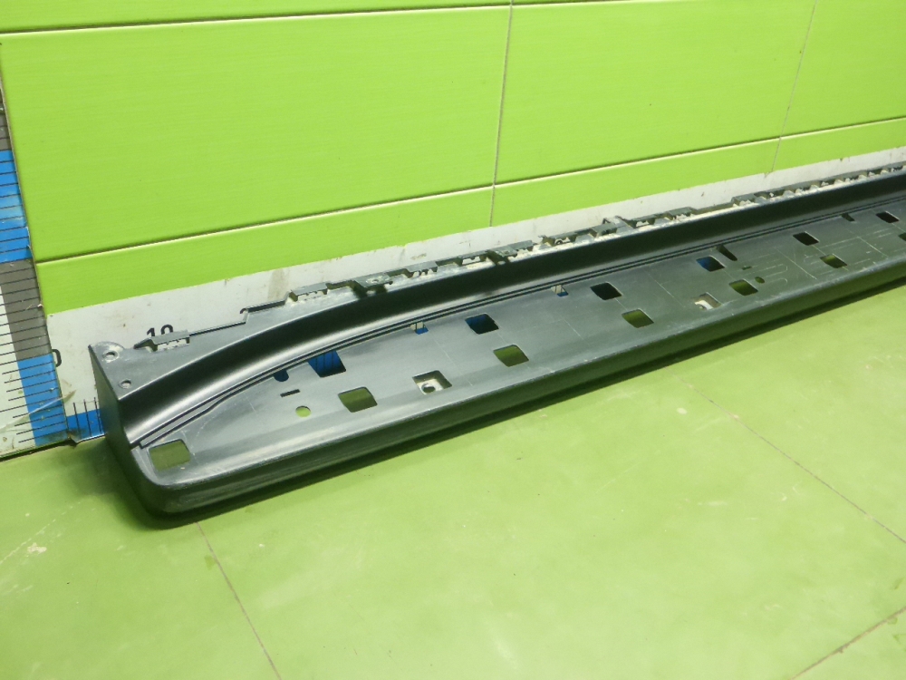 Подножка правая