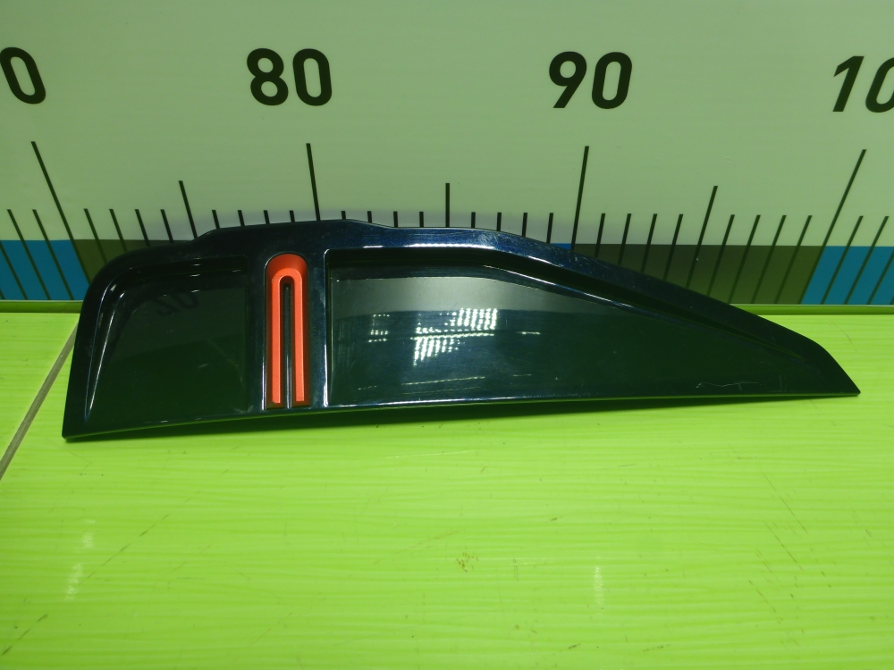 Накладка переднего крыла правого