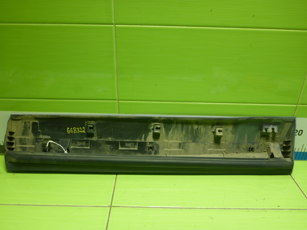 Накладка двери задней правой