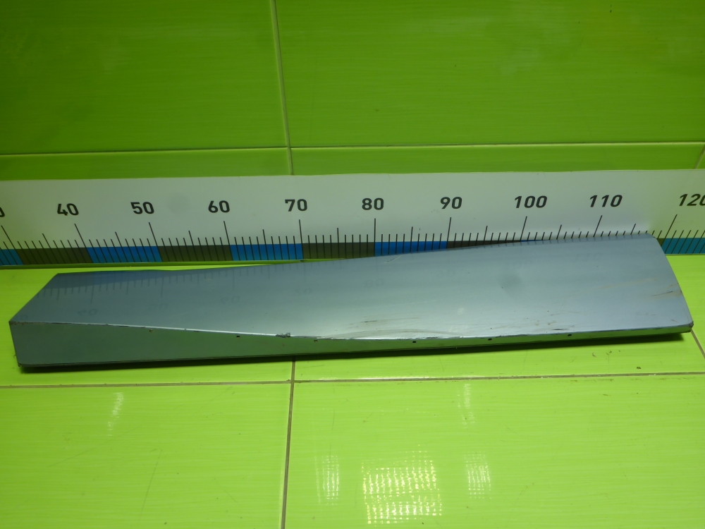 Накладка двери задней правой