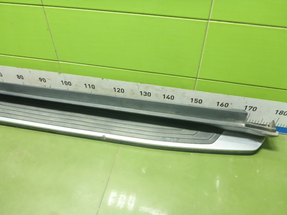 Подножка правая