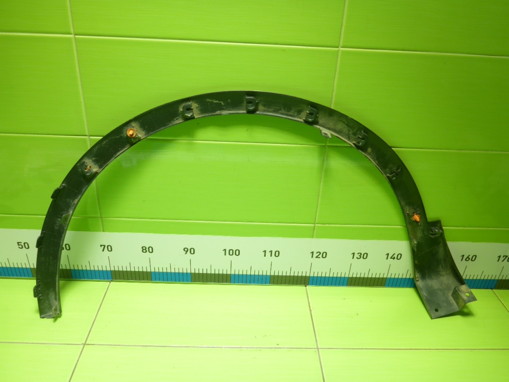 Накладка переднего крыла правого