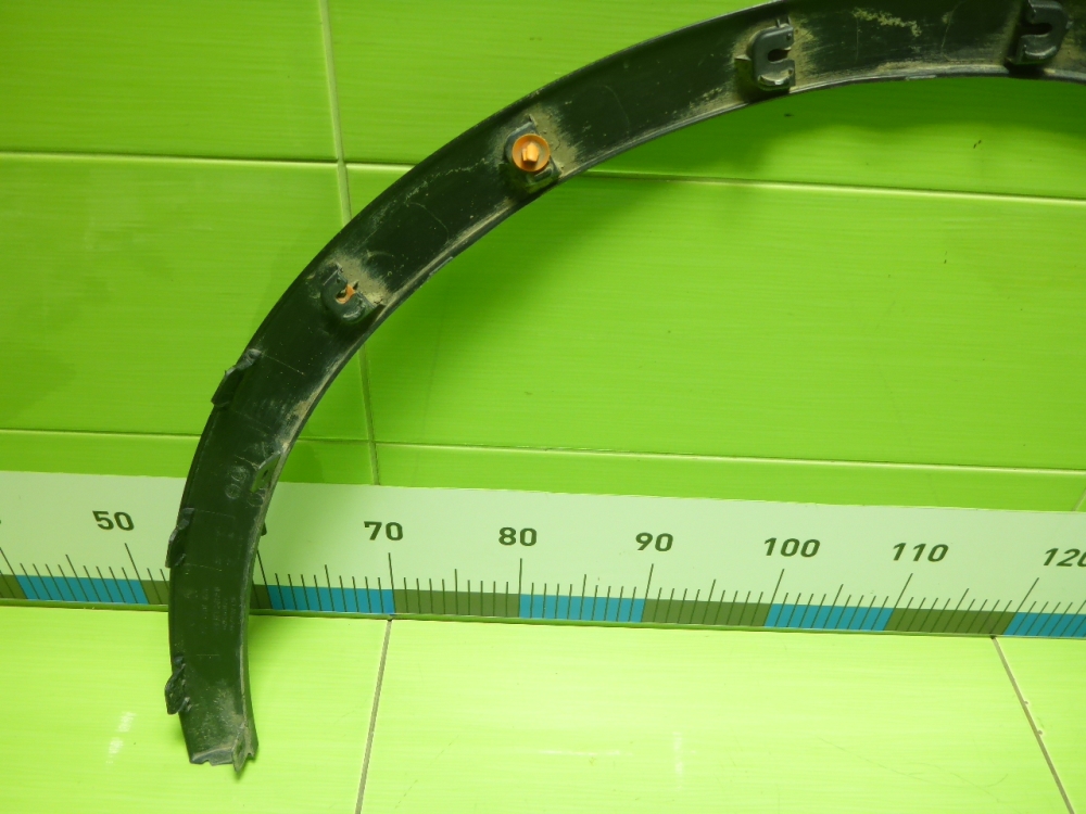 Накладка переднего крыла правого