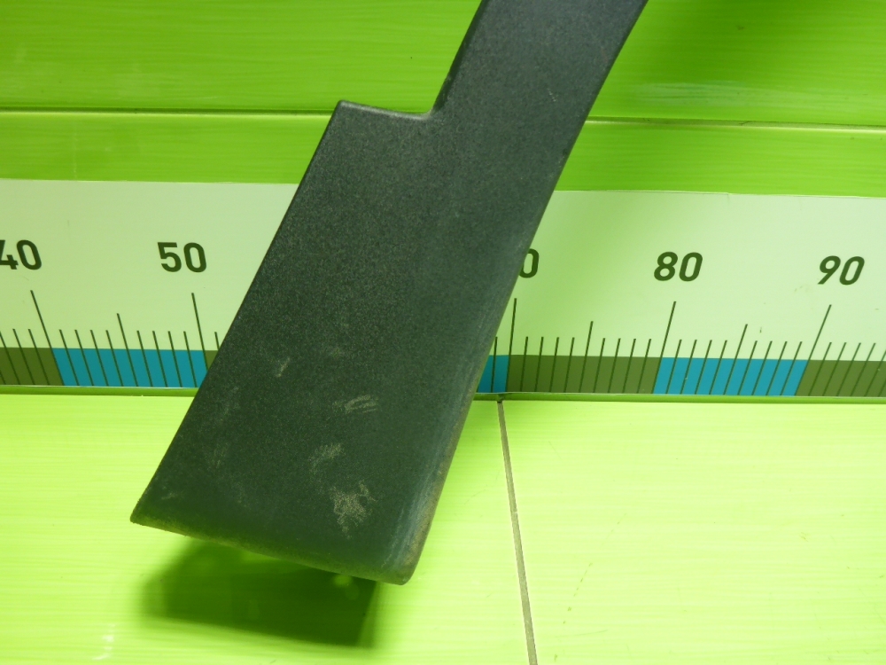 Накладка переднего крыла правого