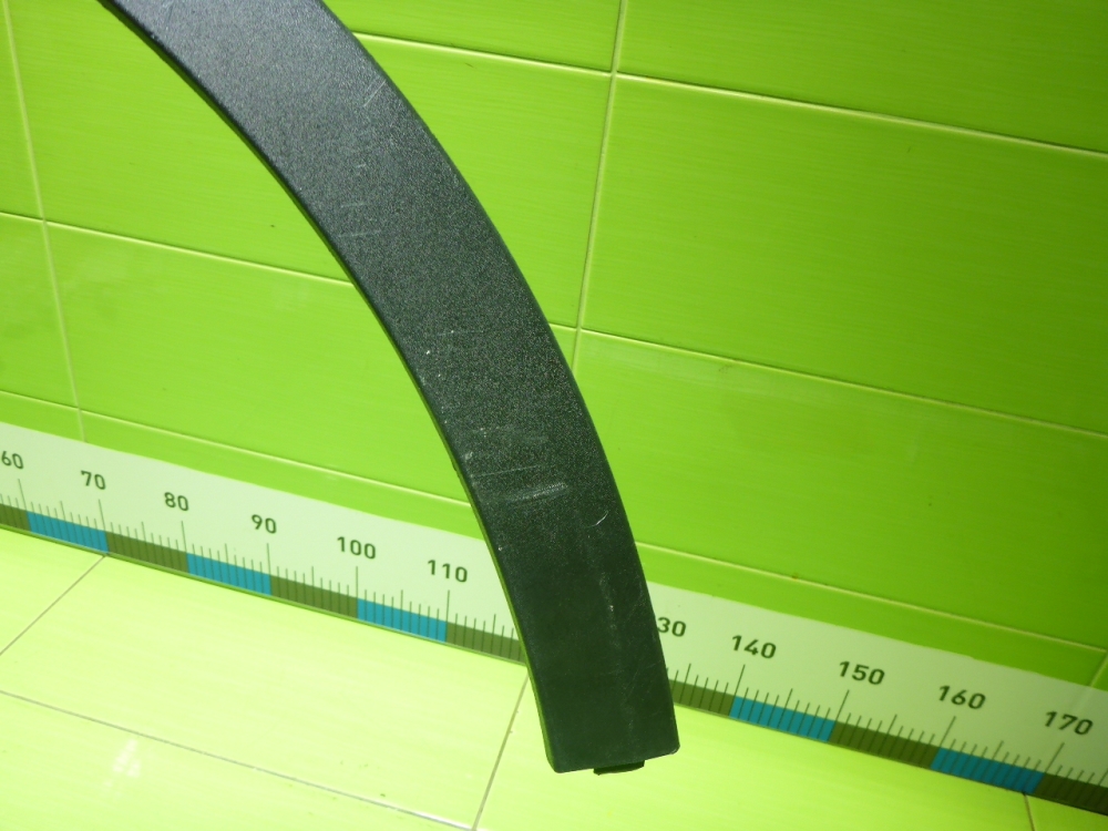 Накладка переднего крыла правого