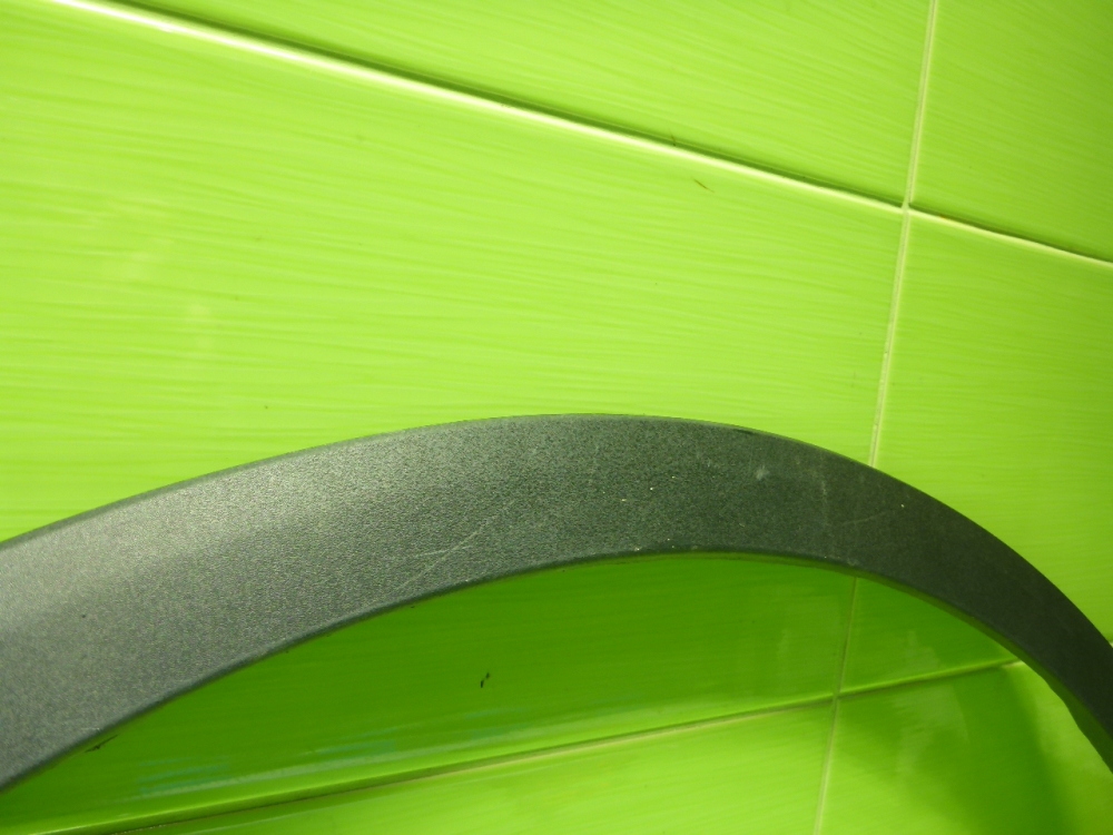 Накладка переднего крыла правого