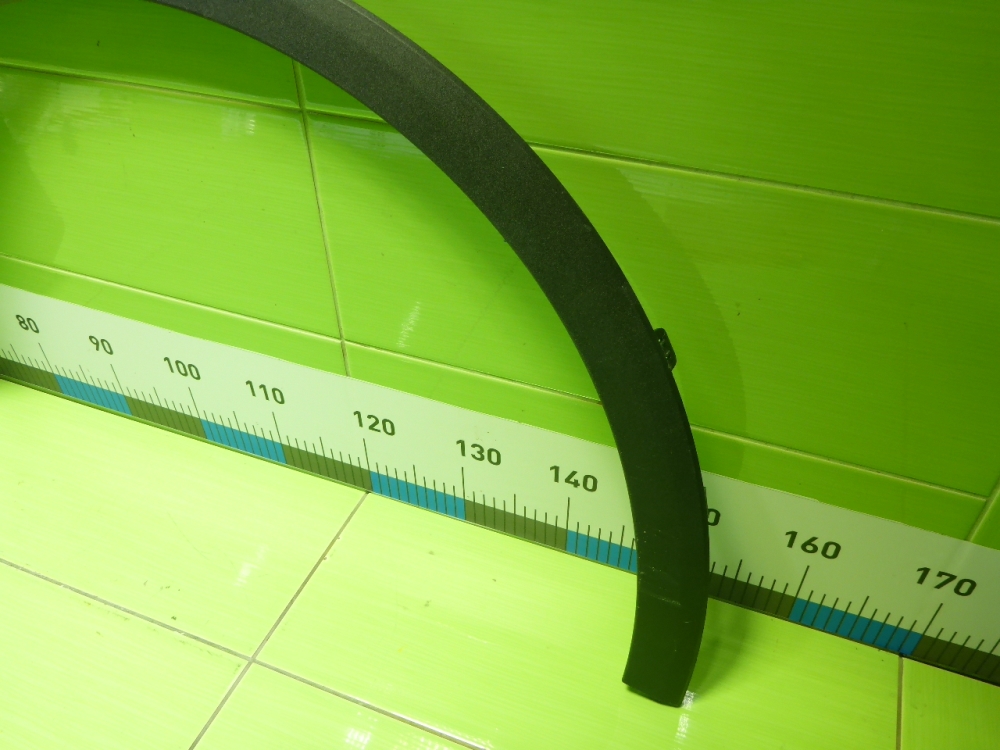 Накладка переднего крыла правого