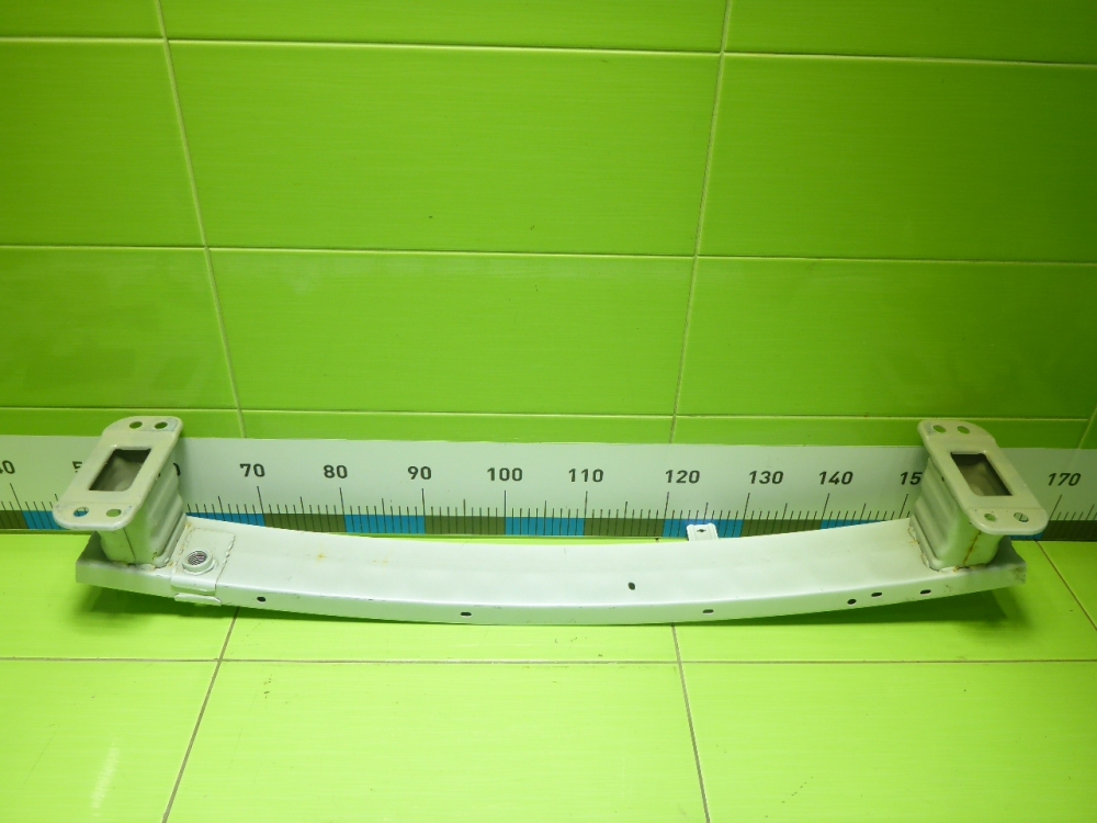 Усилитель переднего бампера