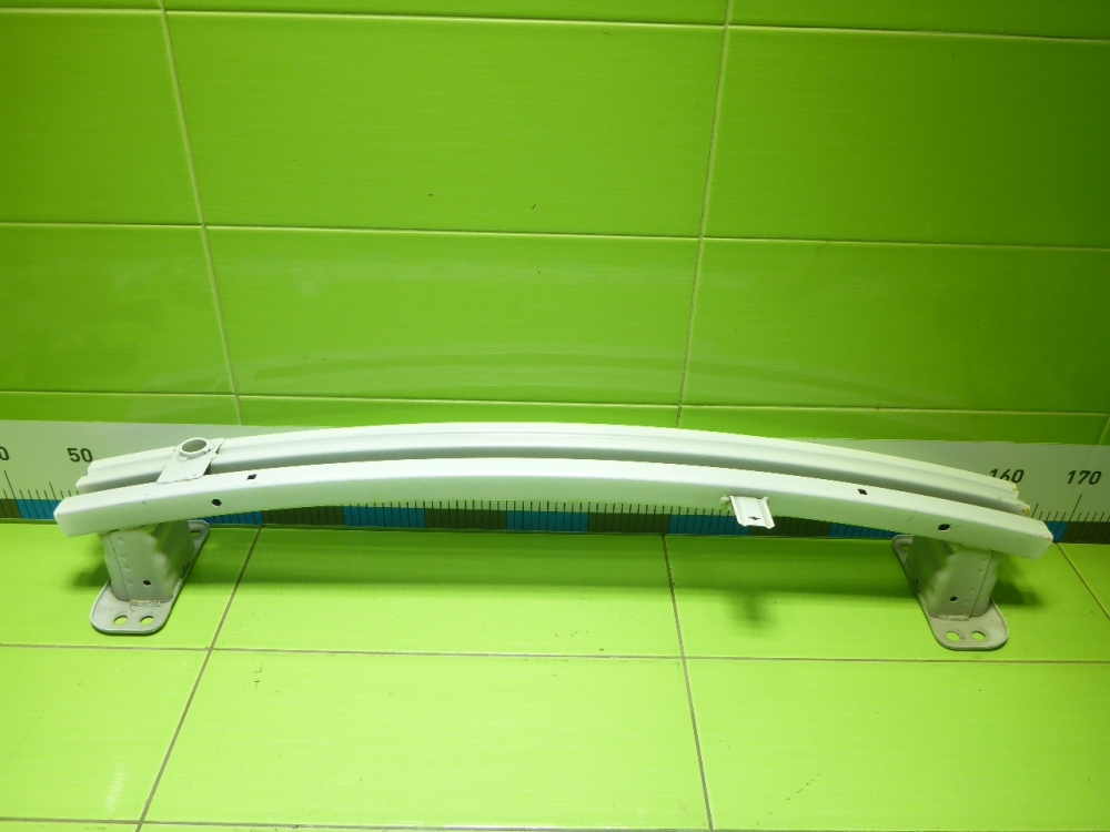 Усилитель переднего бампера