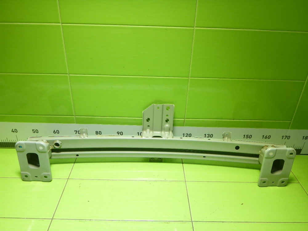 Усилитель переднего бампера