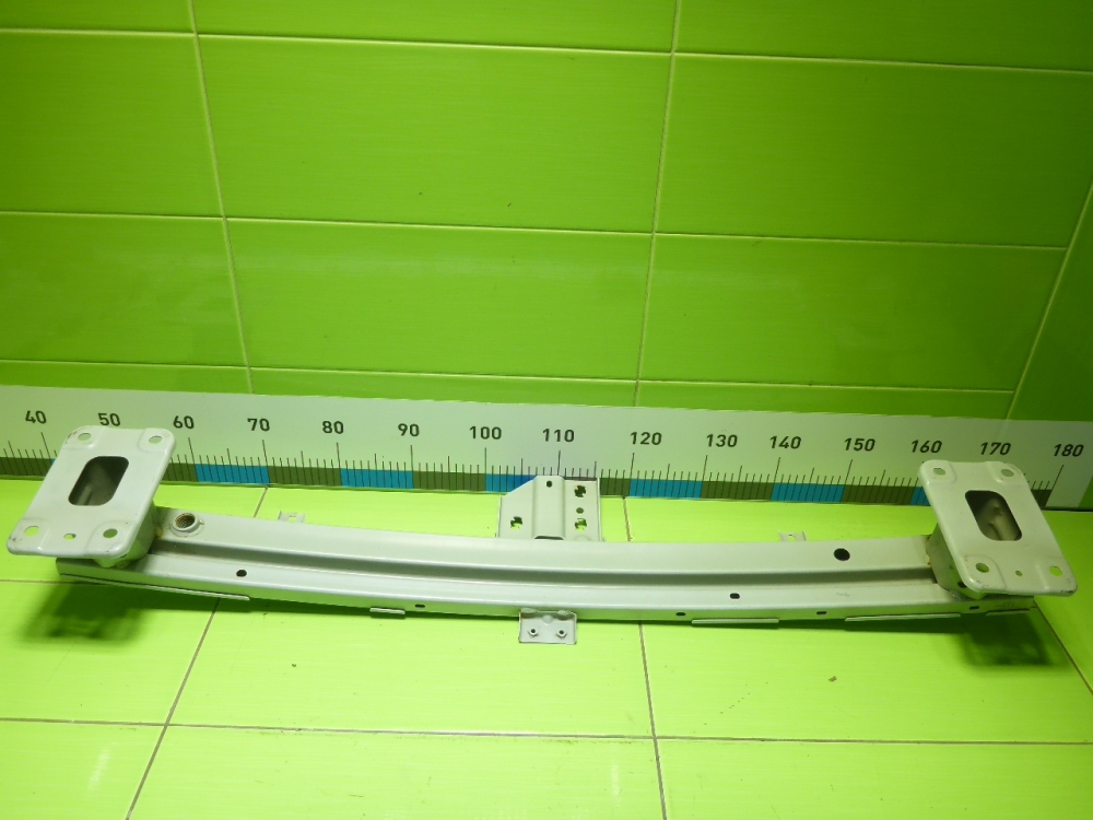 Усилитель переднего бампера