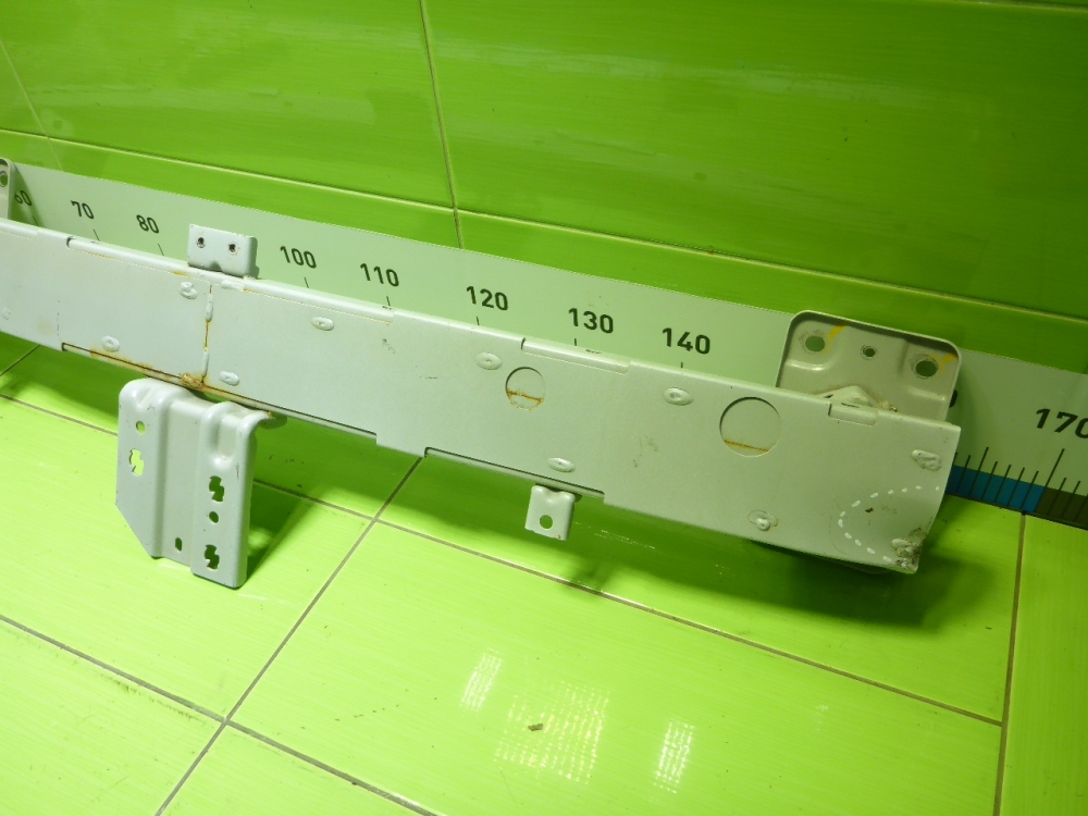 Усилитель переднего бампера