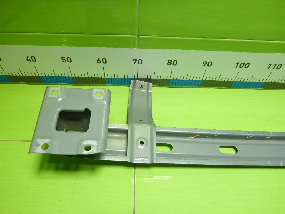 Усилитель заднего бампера