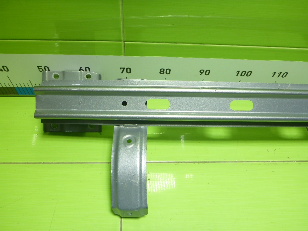 Усилитель заднего бампера