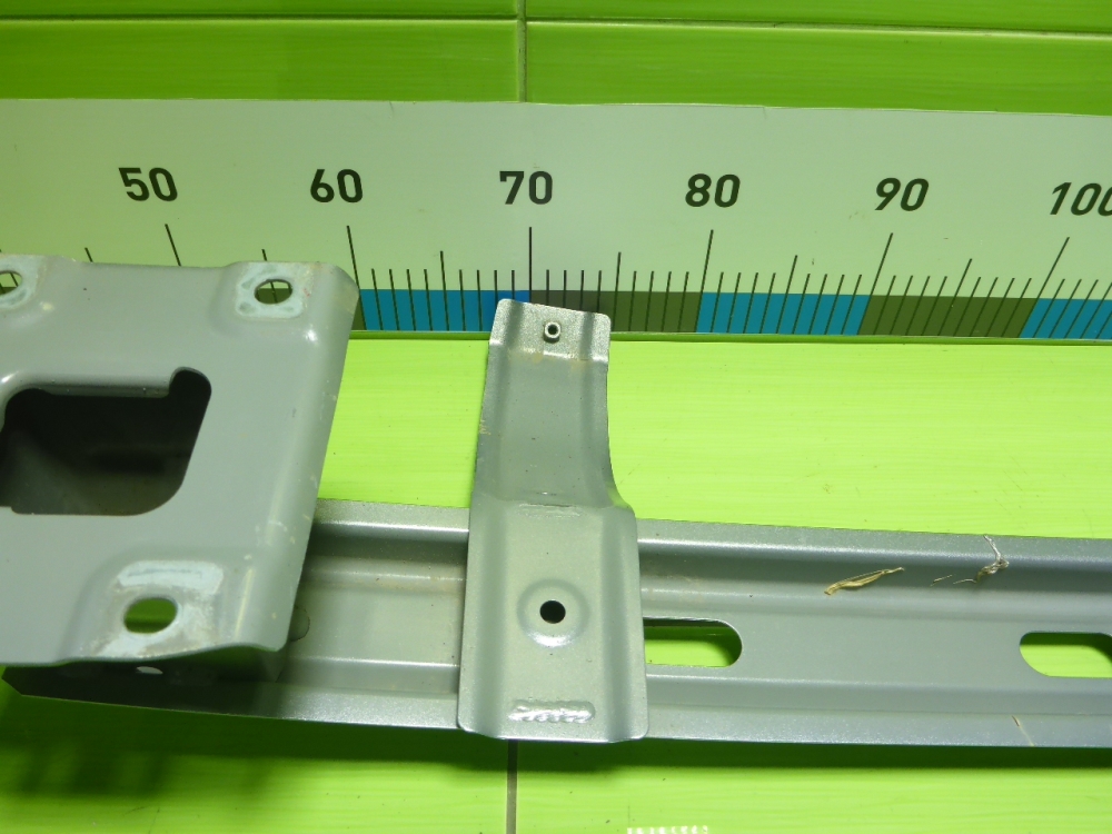 Усилитель заднего бампера