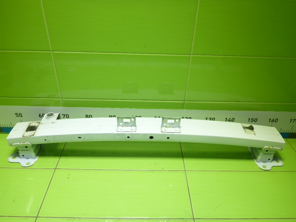 Усилитель переднего бампера