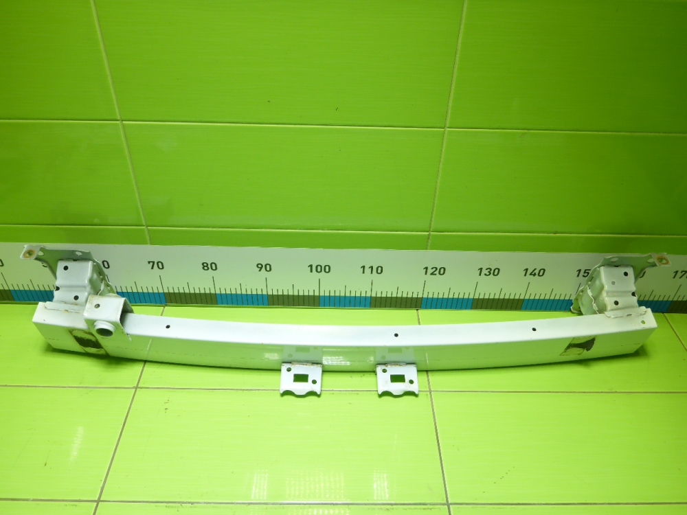 Усилитель переднего бампера