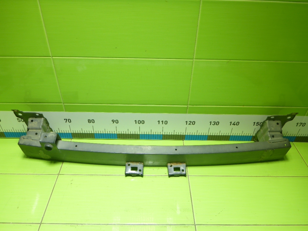 Усилитель переднего бампера