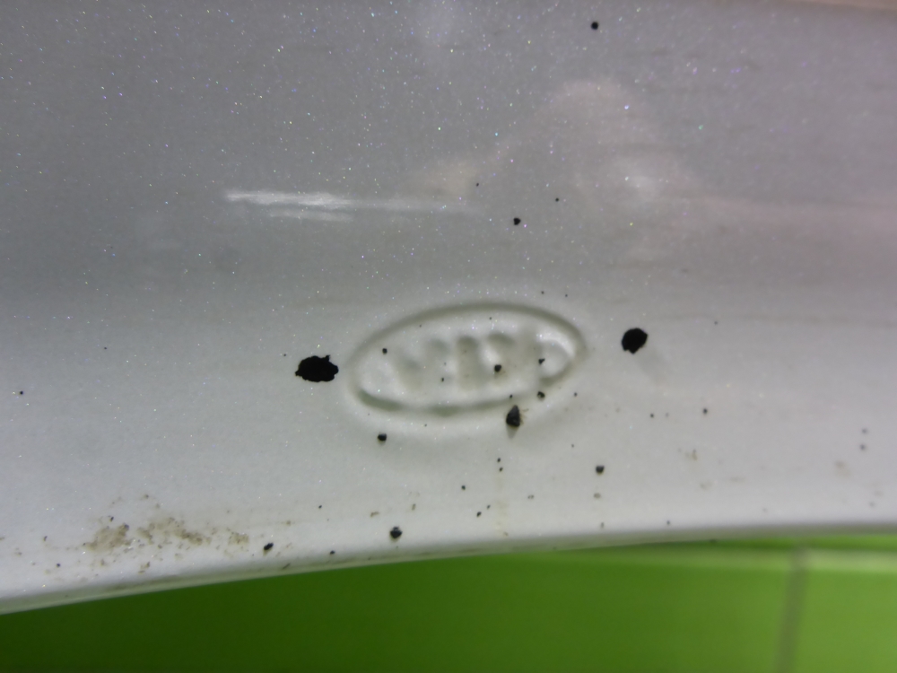 Крыло переднее левое