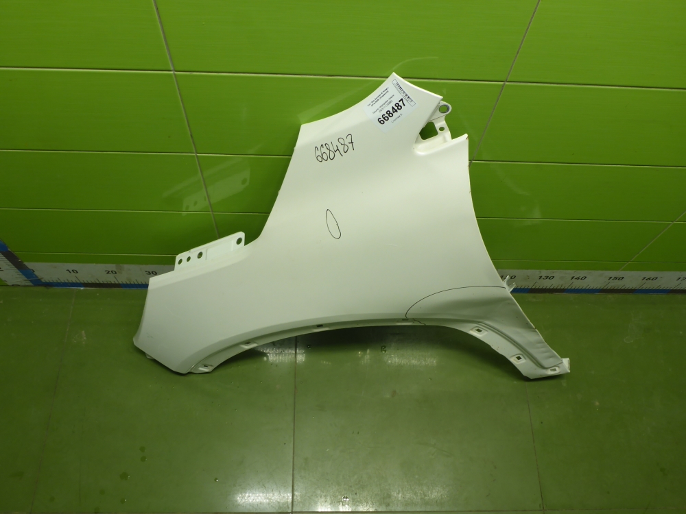 Крыло переднее левое