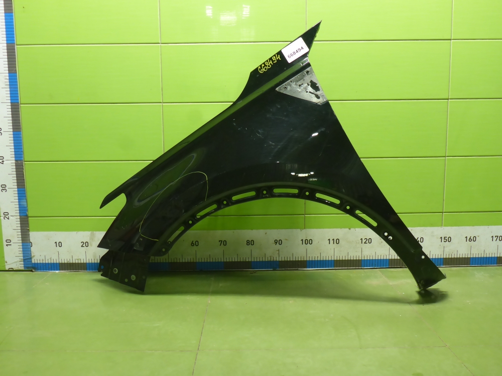 Крыло переднее левое