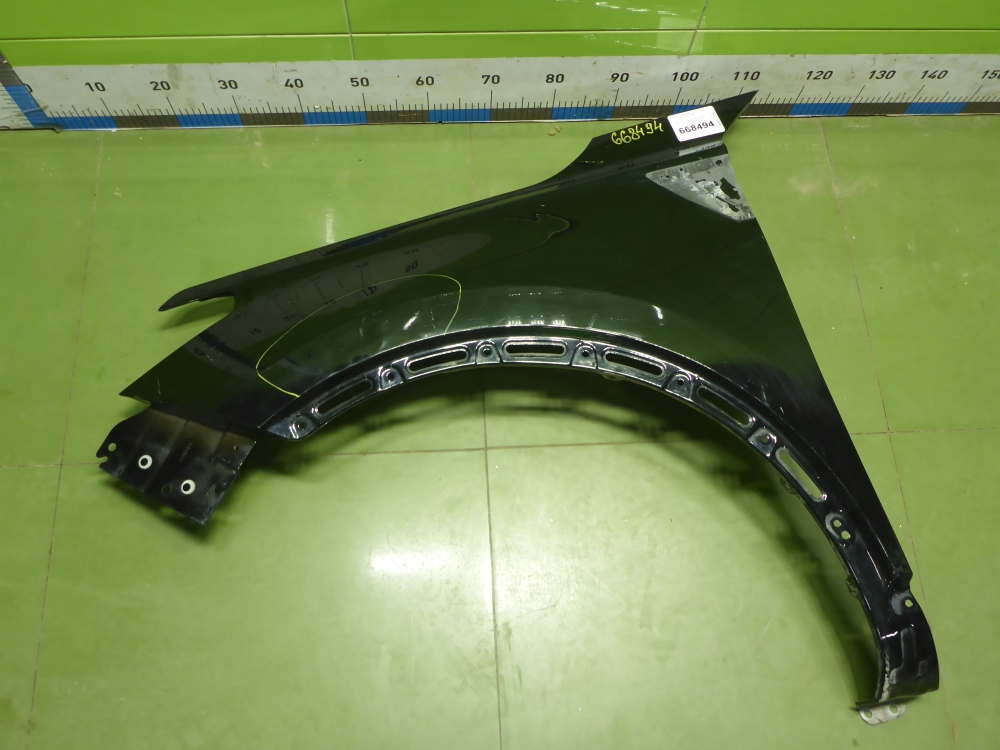 Крыло переднее левое