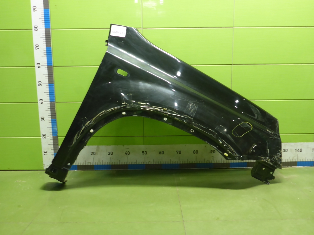 Крыло переднее правое