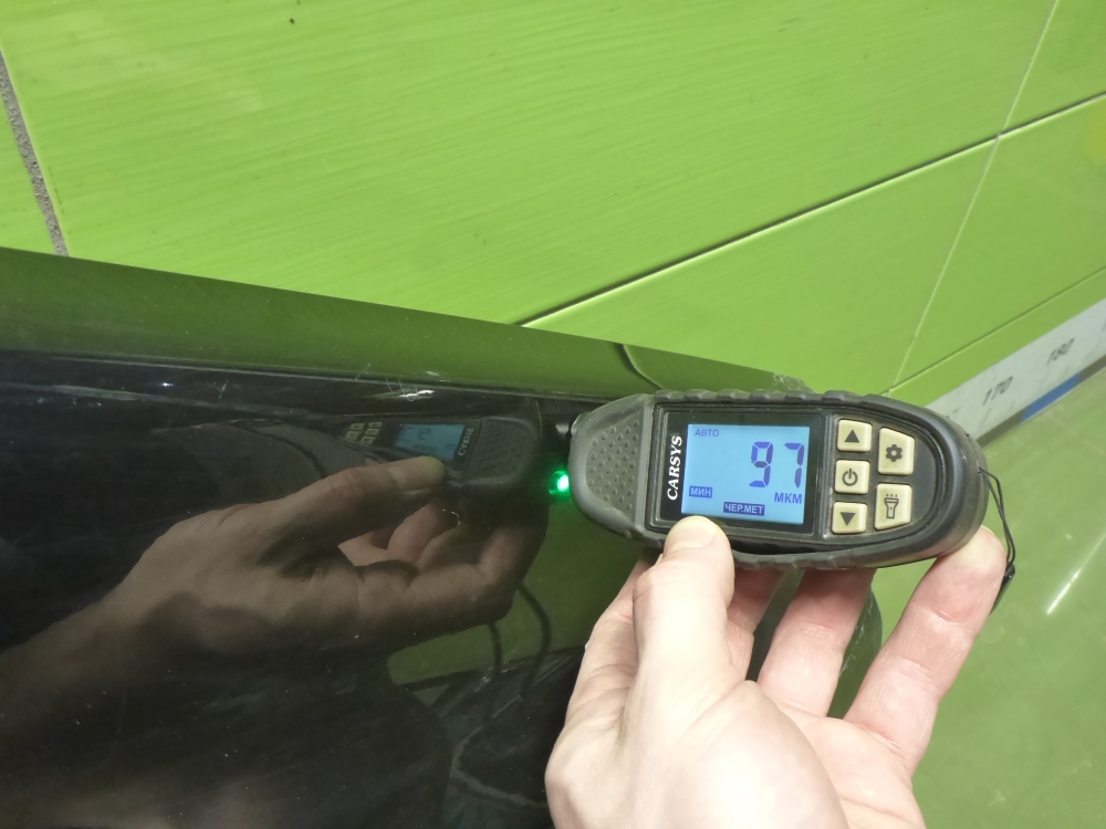 Крыло переднее правое