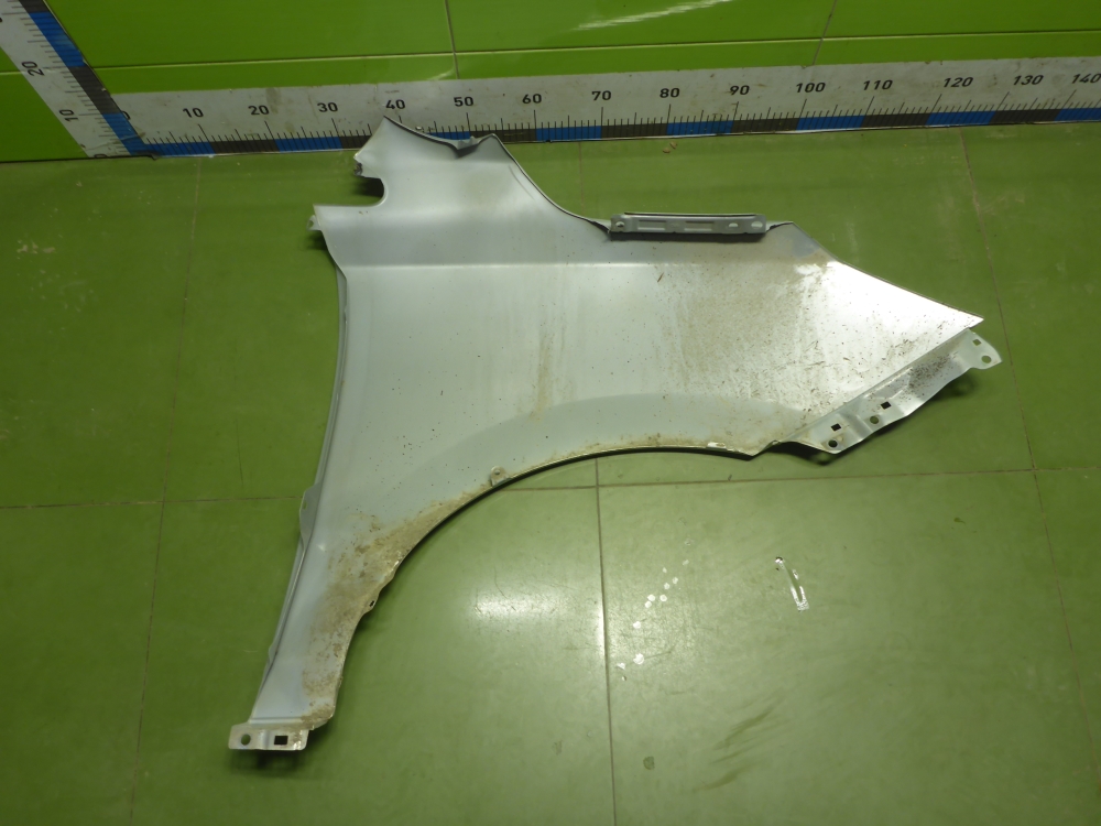 Крыло переднее левое