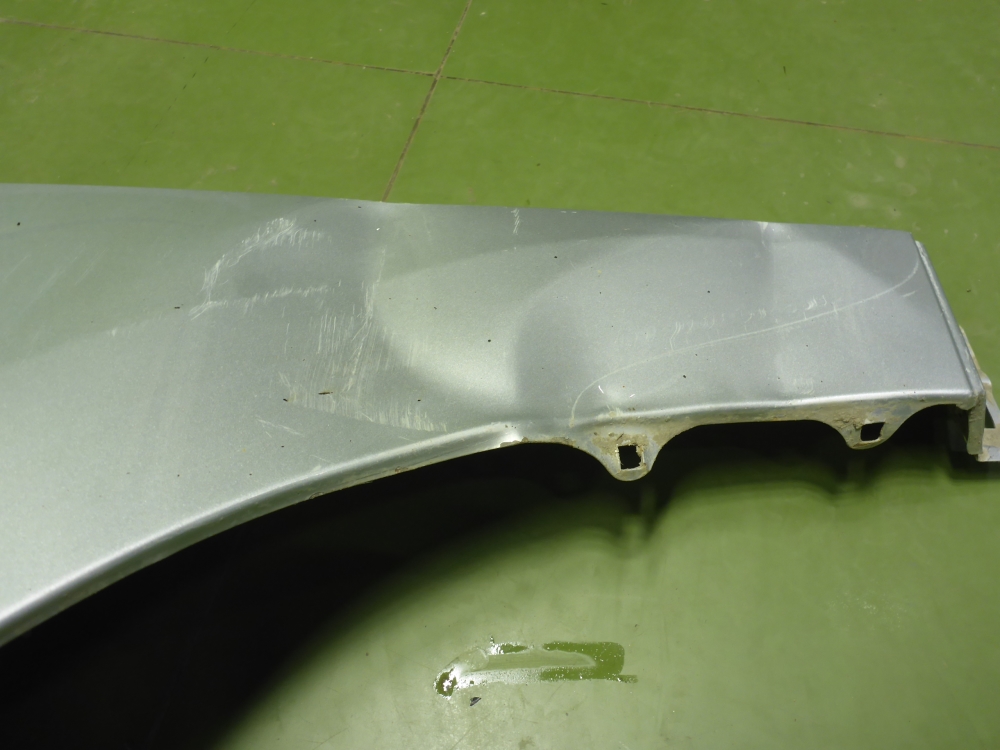 Крыло переднее левое