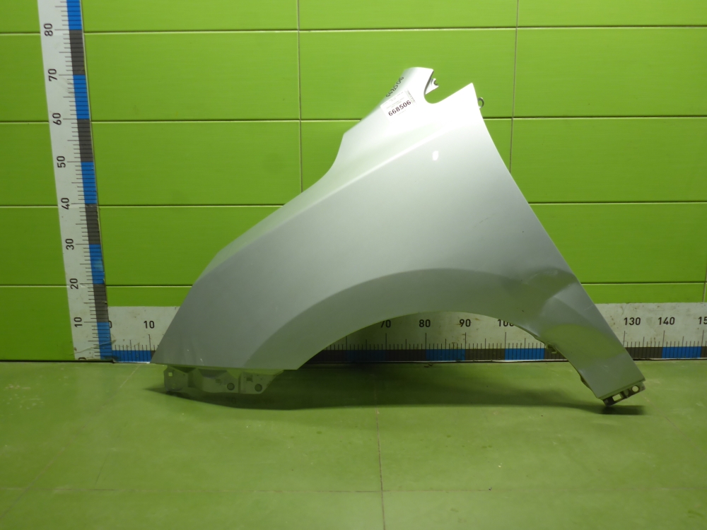 Крыло переднее левое