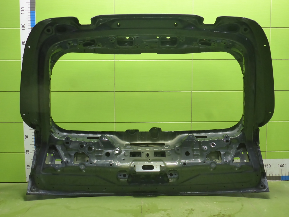 Дверь багажника верхняя