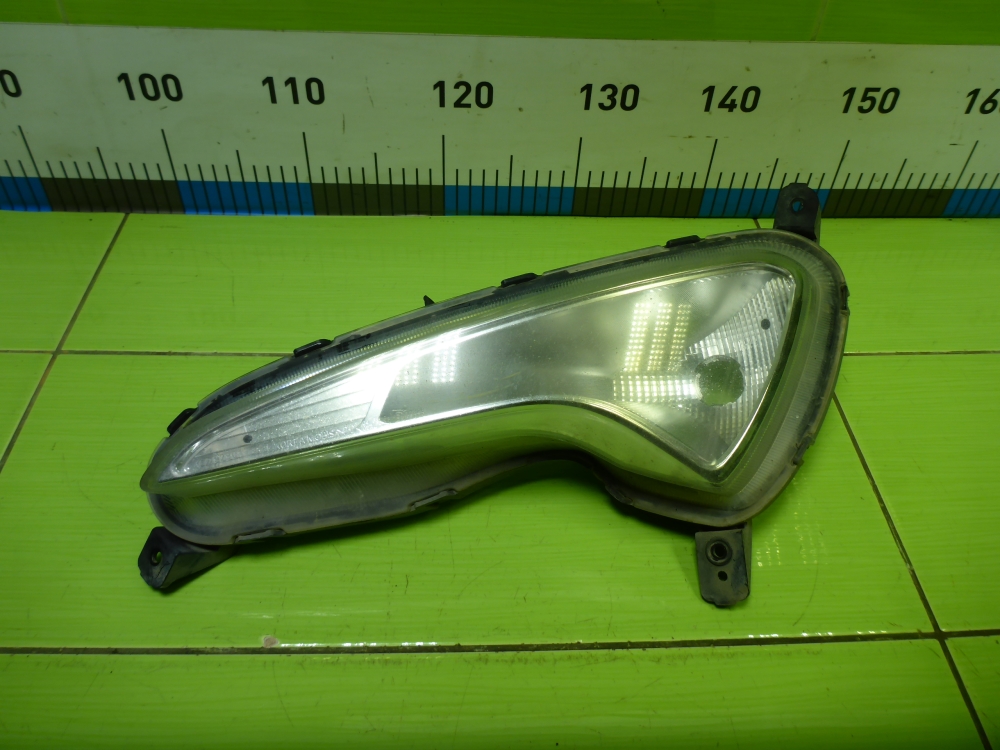 Фара противотуманная левая