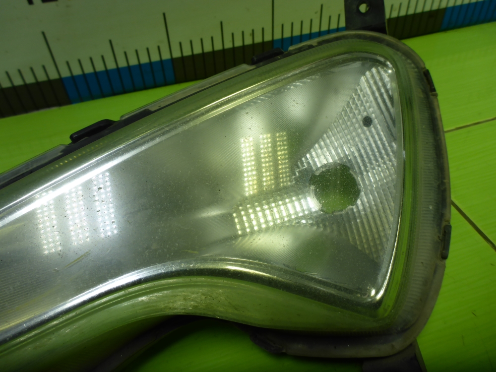 Фара противотуманная левая