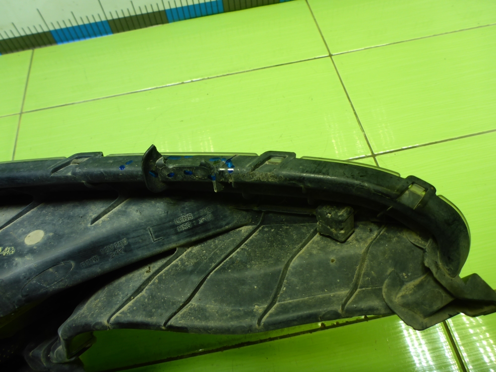 Фара противотуманная левая