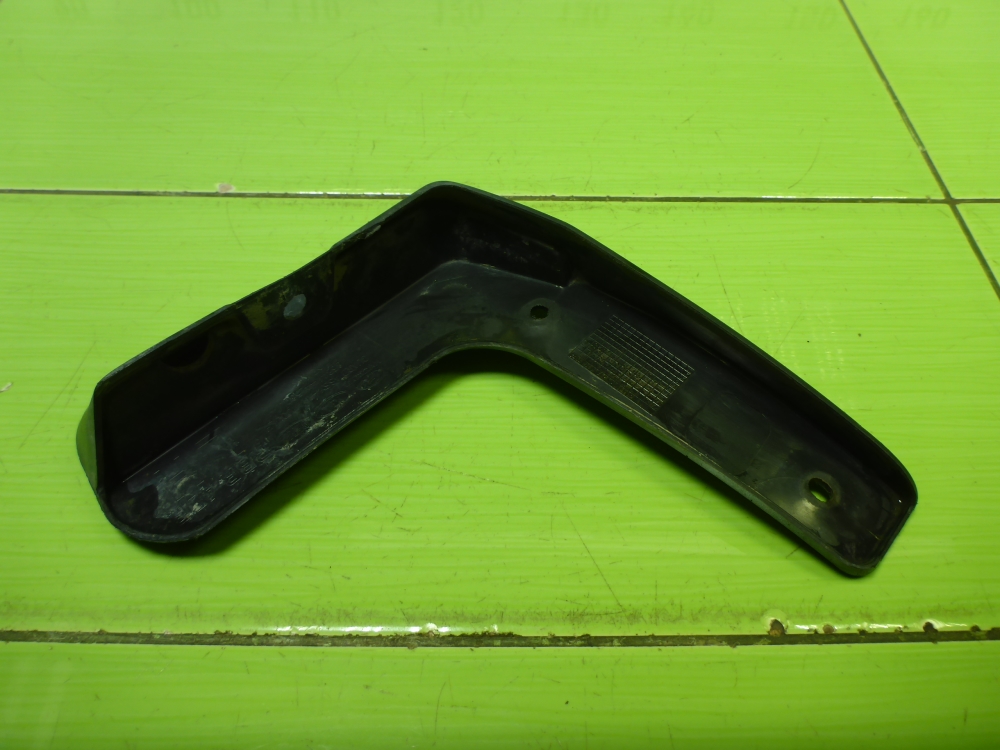 Брызговик задний левый