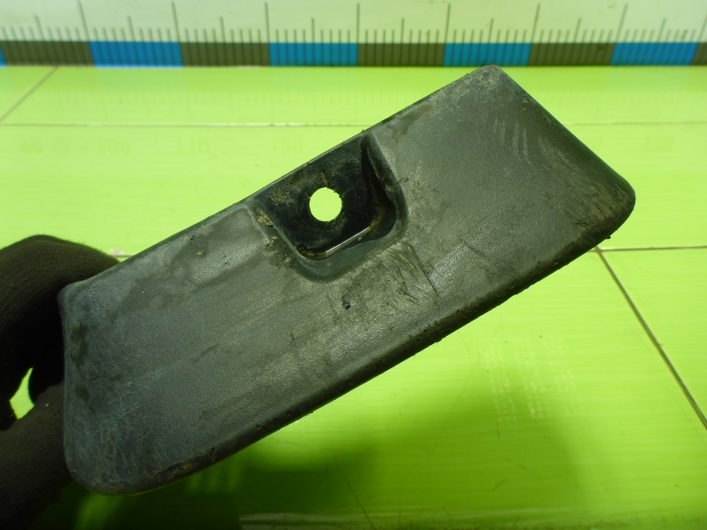 Брызговик задний левый