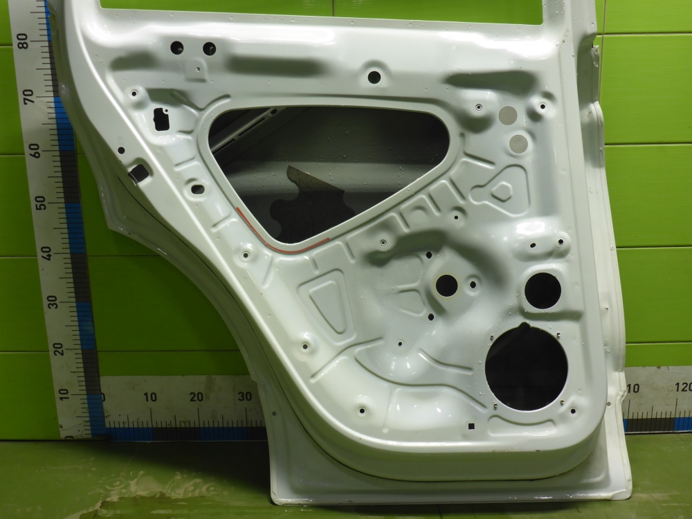 Дверь задняя левая