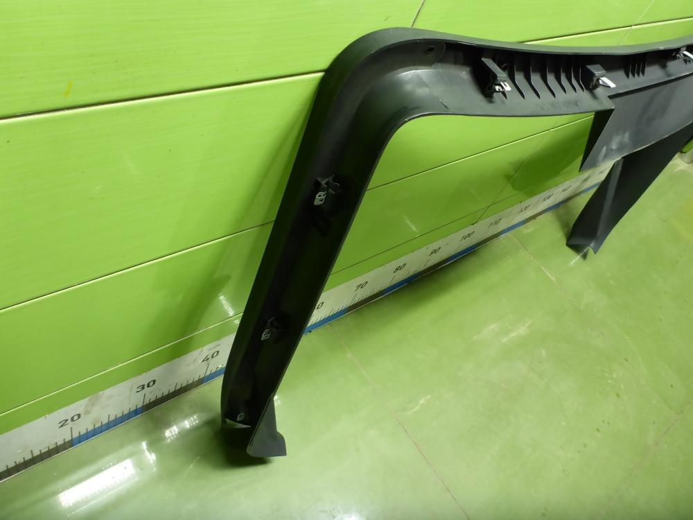 Обшивка двери багажника