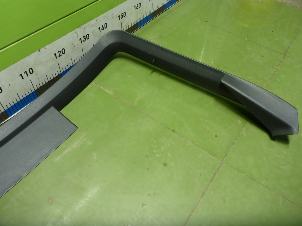 Обшивка двери багажника